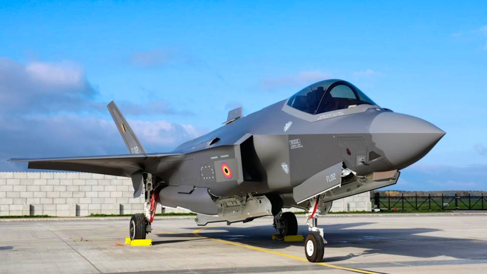 Ein F-35-Kampfjet der belgischen Luftwaffe steht auf dem Militärflugplatz Florennes. (Archivbild)