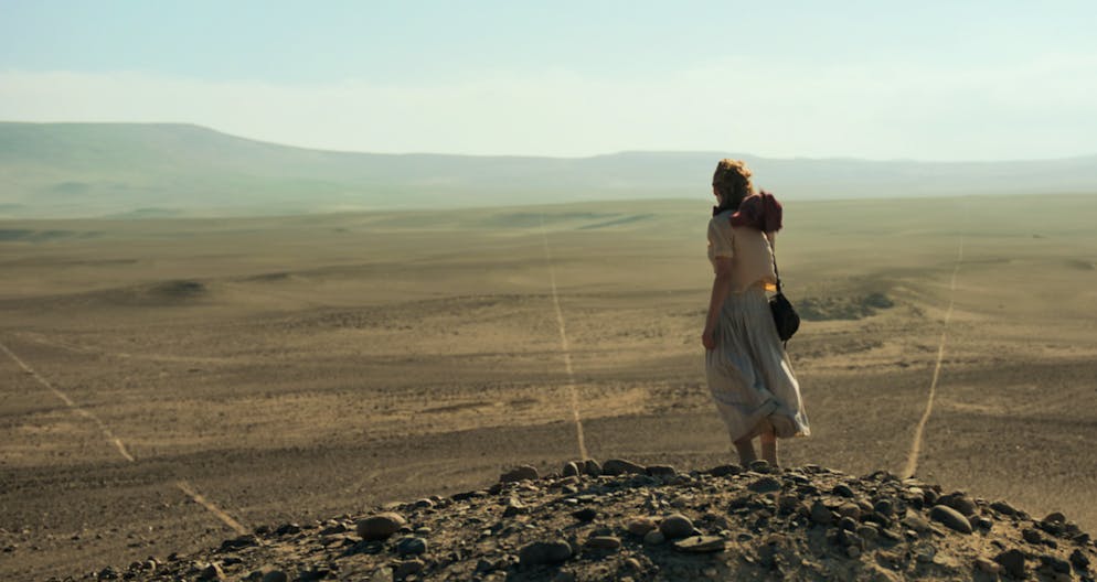 Lady Nazca. Au moment où Maria découvre les lignes de Nazca, elle réalise qu'elle est devant quelque chose d'exceptionnel. 