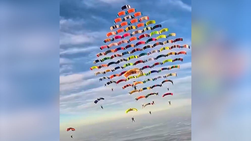 Neue Weltrekord-Formation geht viral. 104 Skydiver formen einen gigantischen Himmelsdiamanten