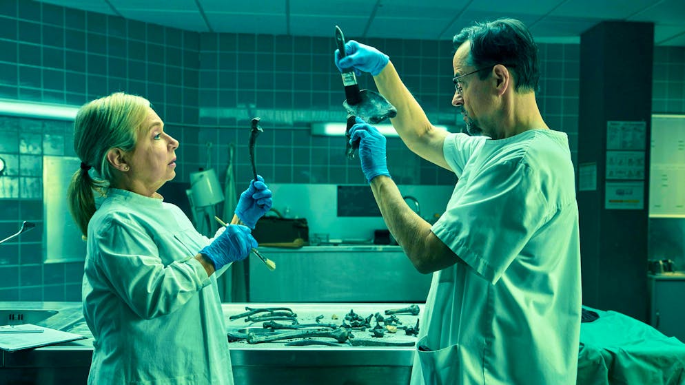 How the farewell of Münster public prosecutor Klemm went. To find out who really invented the bicycle, Silke Haller (ChrisTine Urspruch) and Professor Boerne (Jan Josef Liefers) exhume a corpse.