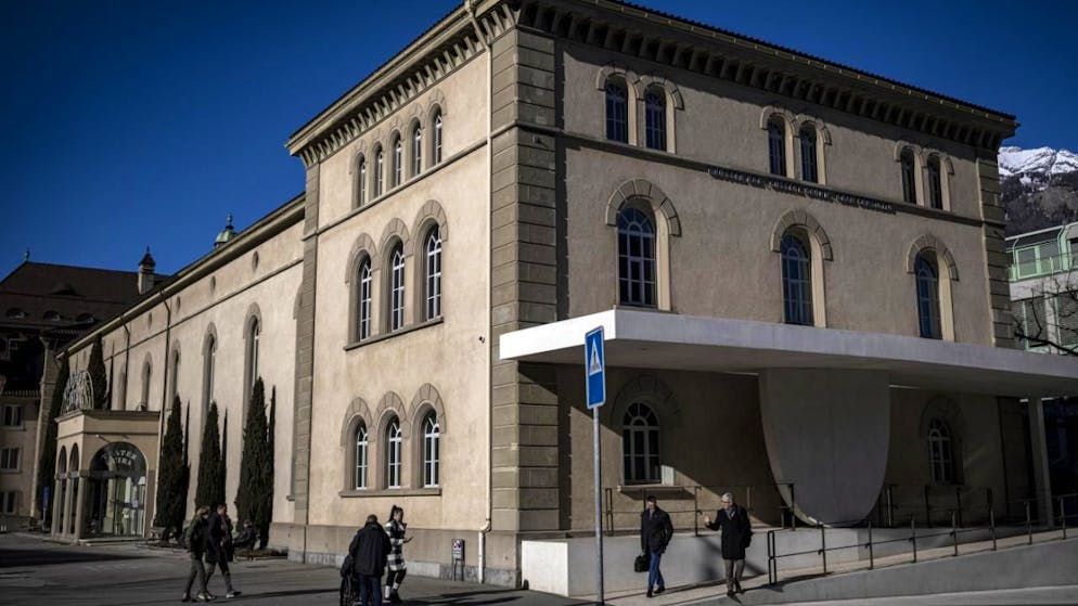 La sessione di giugno 2027 del Gran Consiglio grigionese non si terrà a Coira. Quattro località hanno dimostrato interesse per ospitare i 120 parlamentari e i 5 Consiglieri di Stato per la riunione extra muros. (immagine d'archivio)