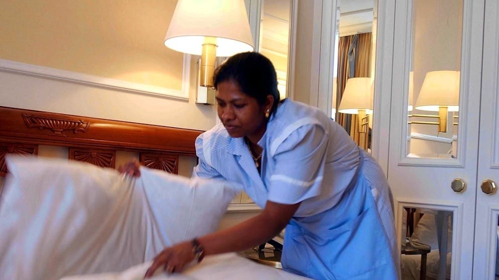 Le taux d'emploi des immigrés en Suisse (77%) est largement supérieur à la moyenne de l'OCDE.