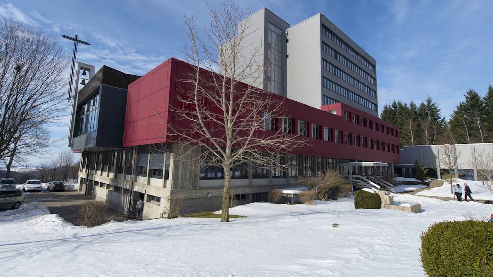 Wegen «Bürger-Vorfällen». SVP-Grossräte wollen separaten Bus für Asylbewerber einführen