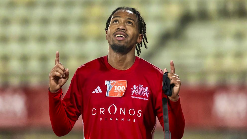 Warren Caddy scores the only goal of the game against Winterthur.