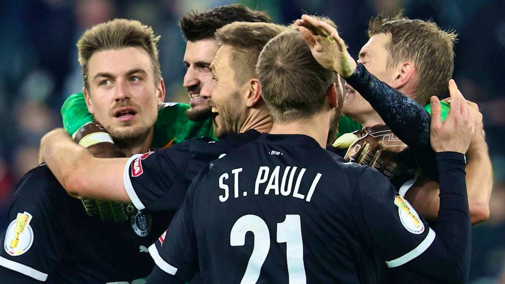 St. Pauli are through to the quarter-finals of the DFB Cup.