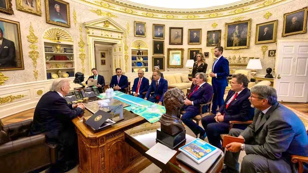 "Team Switzerland": six Swiss entrepreneurs visited Donald Trump in the Oval Office on November 5, 2025 to lobby for a reduction in US tariffs on Swiss goods.