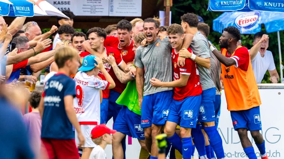 Volksfeststimmung in Cham, nachdem der FC Lugano bezwungen wurde. Stürzt am Dienstag mit den Grasshoppers der nächste Favorit in der Festung Eismoos?