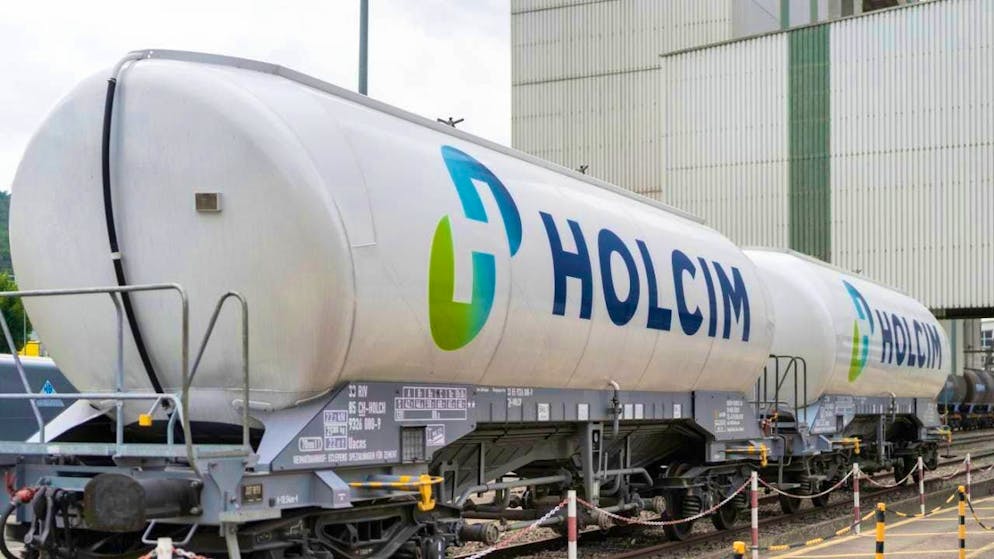 The cement group Holcim is taking over three companies in the field of recycling construction and demolition materials. The three companies have an annual processing capacity of around 1.3 million tons. (archive picture)