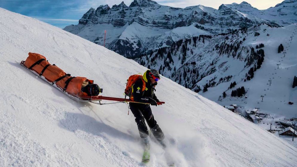 Skiunfälle im Ausland können neben den gesundheitlichen auch grosse finanzielle Folgen haben. (Archivaufnahme aus den Walliser Alpen)