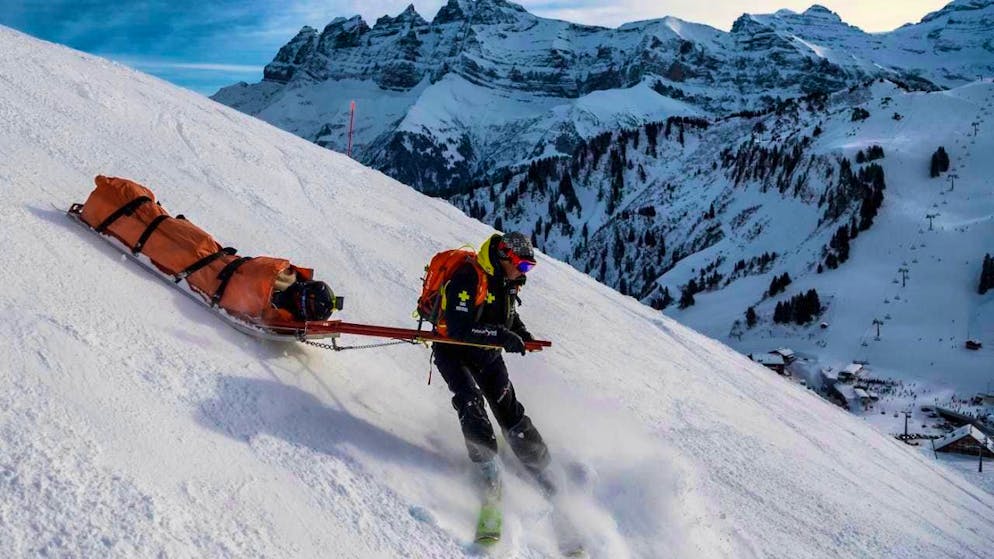 Skiing accidents abroad can have major financial consequences as well as health consequences. (Archive photo from the Valais Alps)