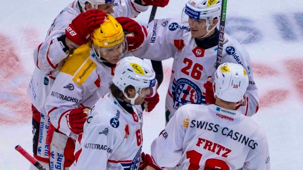 The Lakers celebrate in Fribourg