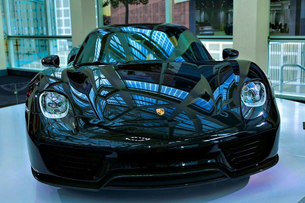 Hundreds of Porsche vehicles in Russia suddenly became unroadworthy due to a fault.