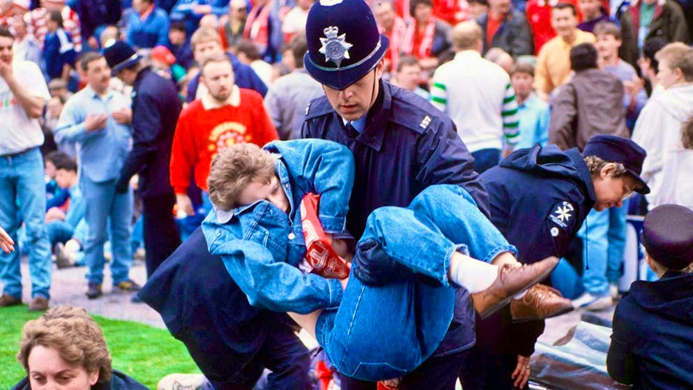97 persone persero la vita nella tragedia dello stadio di Hillsborough nel 1989.