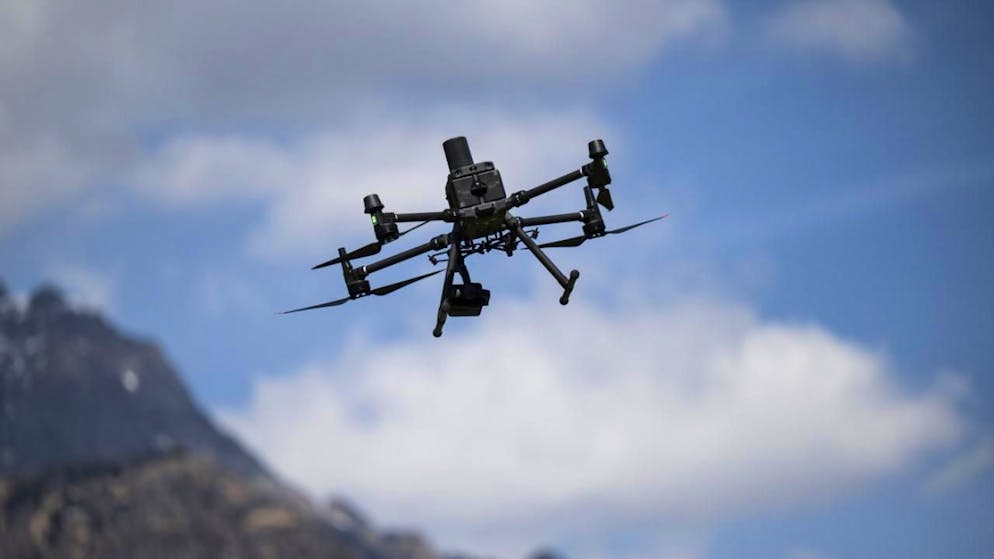 Die Schweiz soll sich rasch gegen Minidrohnenangriffe, wie sie im Ausland zunehmend vorkommen, wappnen. Das fordert der Ständerat. (Themenbild)