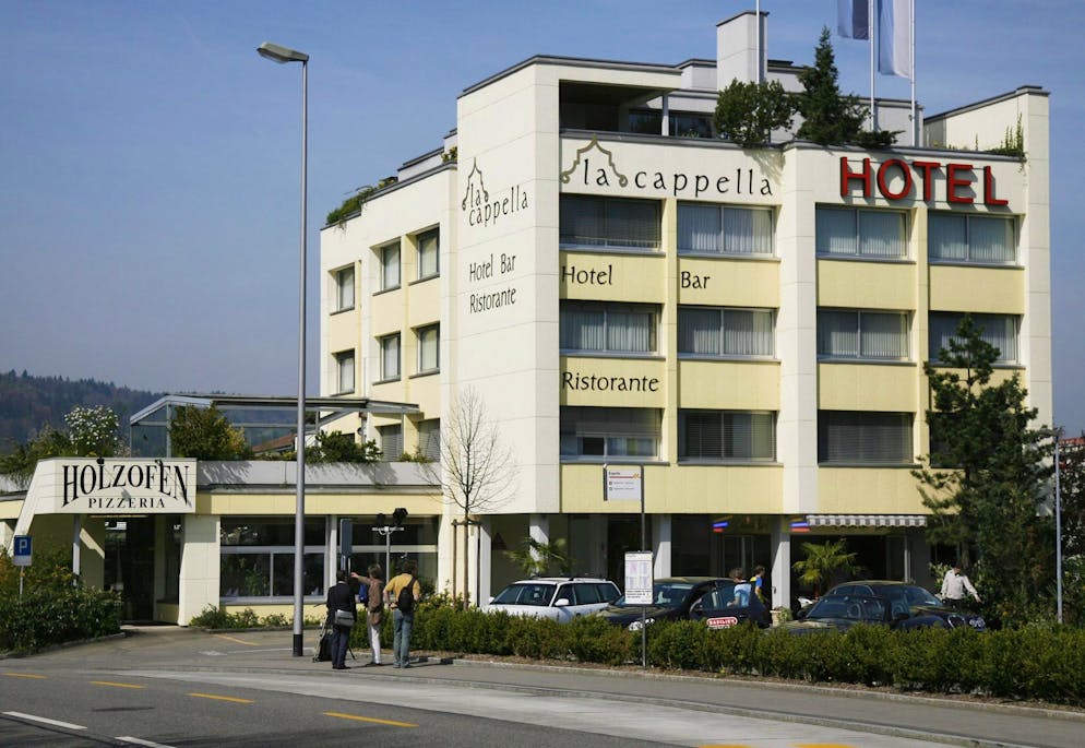 Am 12. April 2007 stürmte ein Amokläufer in das Hotel «La Capella» in Baden und tötete eine Person und verletzte vier weitere zum Teil schwer.