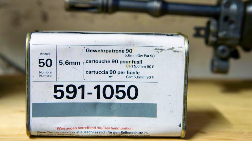 La munizione da tasca deve rimanere in custodia dell'esercito.