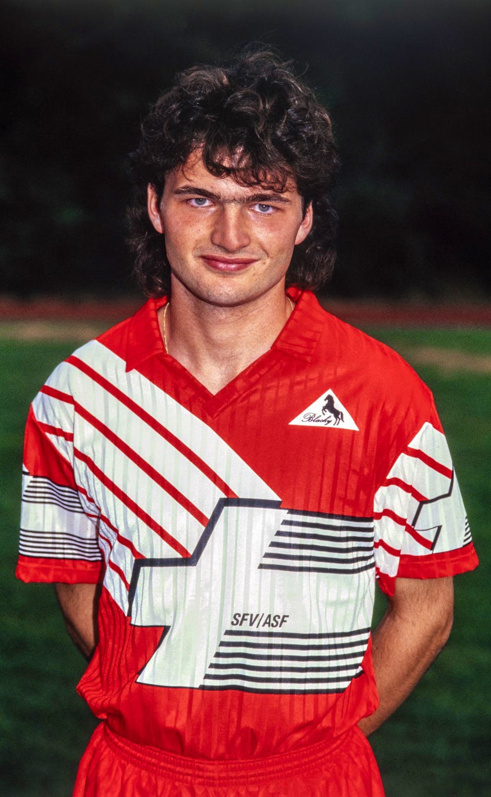 Stephane Chapuisat 1990 im legendären Blacky-Dress. 