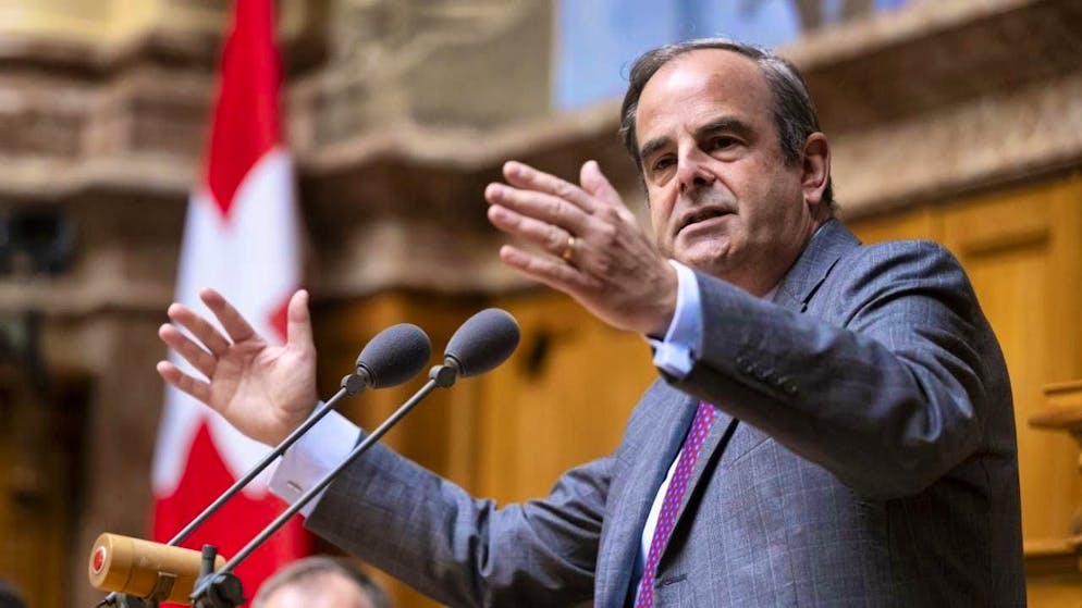 National Councillor Gerhard Pfister (centre/ZG) has received support in the National Council for his idea of limiting resignations from the Federal Council to the end of a parliamentary term as a rule. (archive picture)