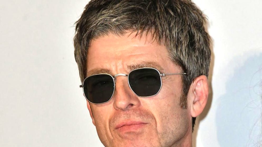 covermedia-entertainment_articles. Oasis pourrait créer le prochain thème de James Bond