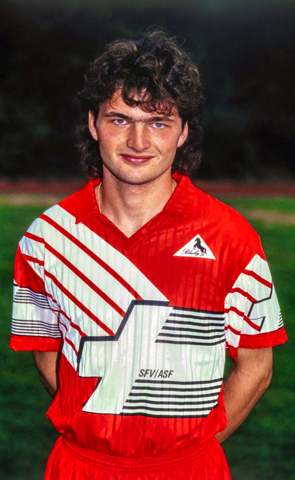 Stephane Chapuisat in 1990 in the legendary Blacky shirt.