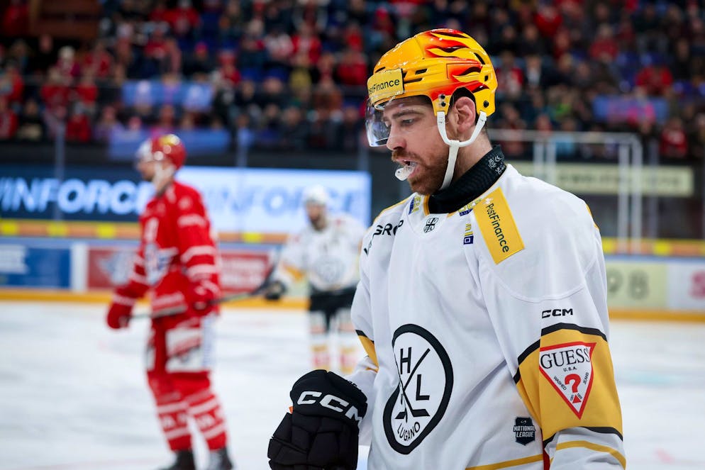 Il top scorer Zach Sanford continuerà a vestire la maglia bianconera fino al 2028.