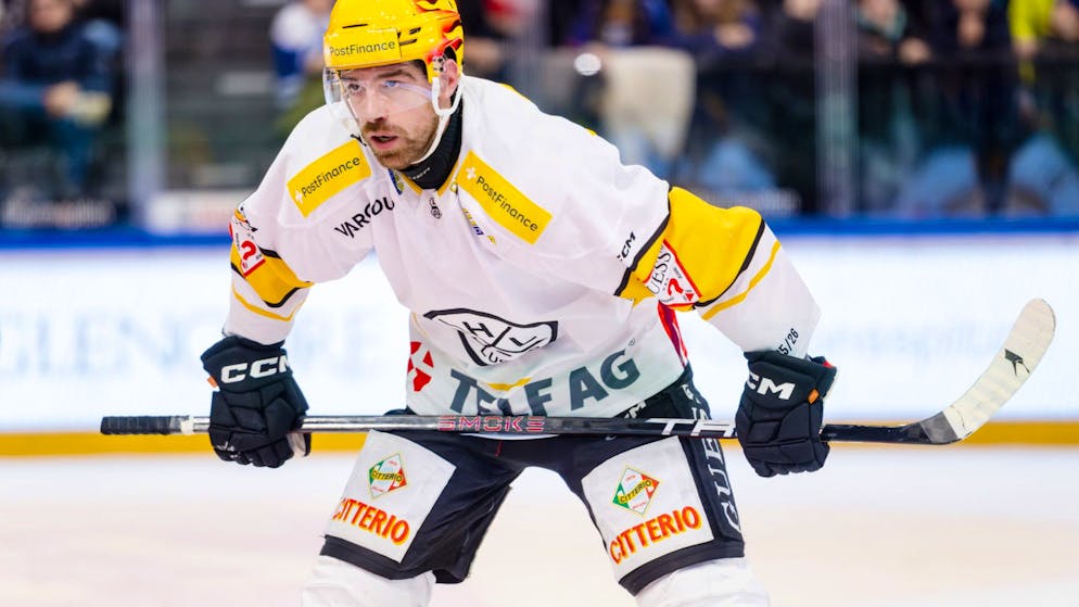 Zach Sanford sous le maillot du HCL lors d’un match de National League.