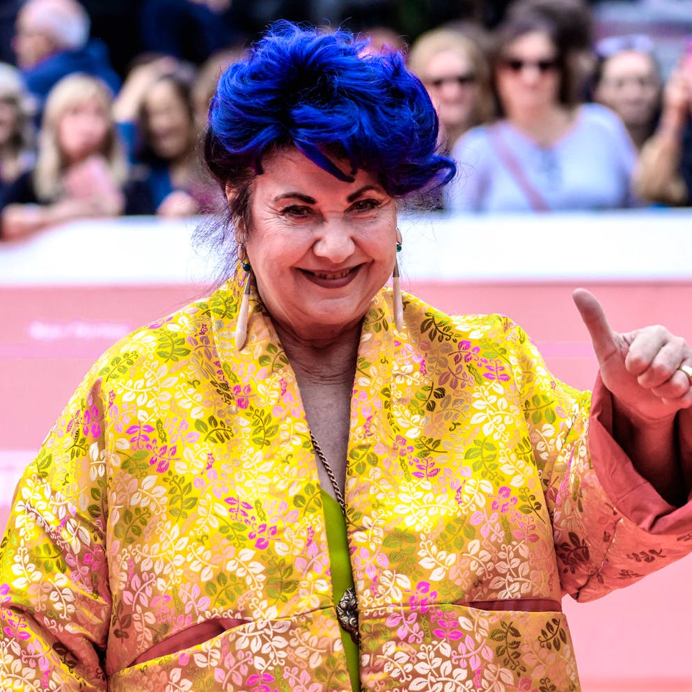 «Non scherziamo!». Marisa Laurito senza freni: ricordi, liti celebri e una stoccata a De Martino