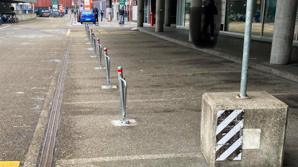 Too few drop-off spaces. Parking spaces are disappearing at Aarau station - people are angry