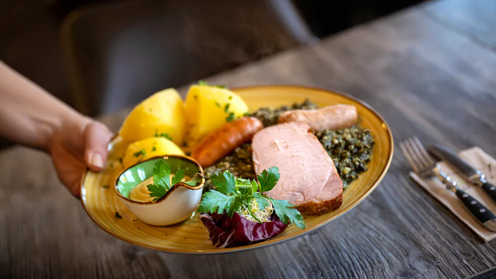 Wages remain unpaid. Basel catering company doesn't pay - court rulings come to nothing