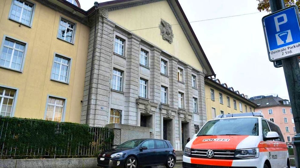 A 47-year-old scaffolder from Spain has been charged with three murders in Zurich and Laupen BE. He was convicted with the help of DNA traces, but denies the accusations. (archive picture)