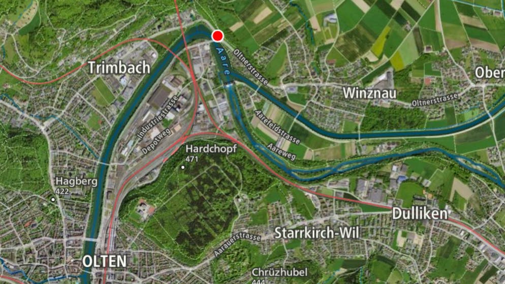 Serious accident near Olten SO. Truck plunges off the bridge into the Aare in Winznau