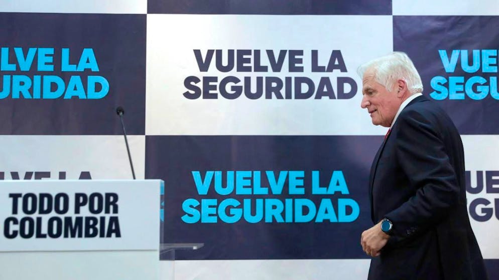 Miguel Uribe Londoño ha gettato la spugna.
