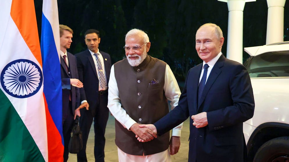 Indiens Premierminister Narendra Modi (l.) und der russische Präsident Wladimir Putin am Donnerstagabend in Delhi.
