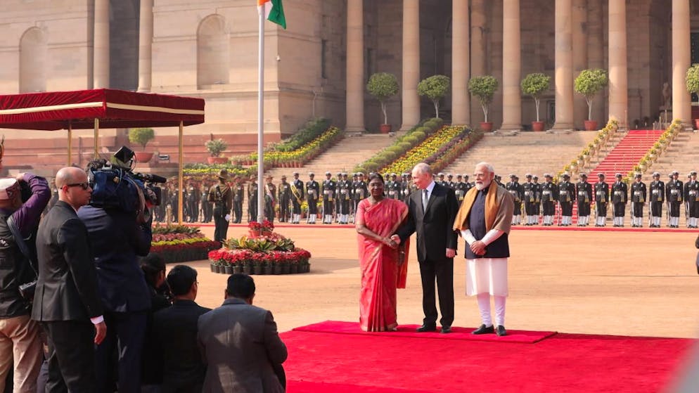 Vladimir Poutine a été reçu par le premier ministre indien Narendra Modi et la présidente Droupadi Murmu.