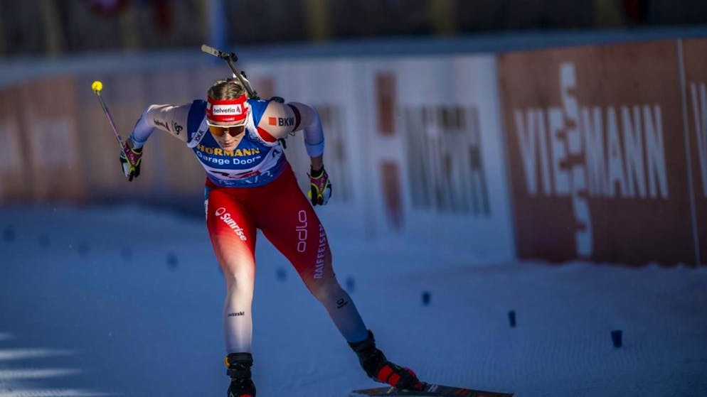 Mehr Schatten als Licht für die Schweizer Biathletinnen im ersten Sprint der Saison (im Bild Amy Baserga)