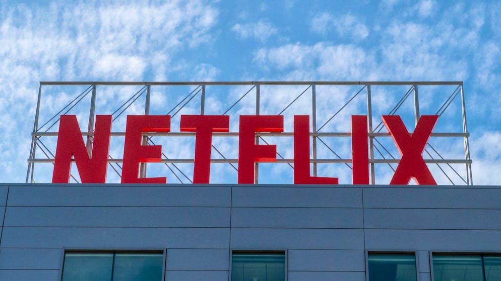 Mega deal. Netflix takes over Warner Bros. for almost 83 billion dollars