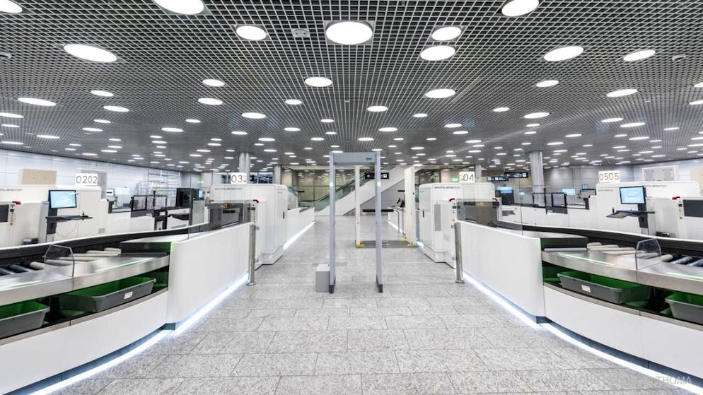 Il nuovo settore dei controlli di sicurezza dell'aeroporto di Zurigo: entro l'estate le procedure saranno decisamente velocizzate.