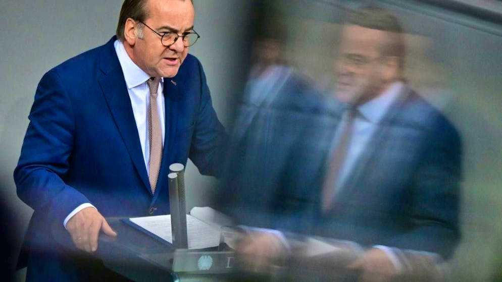 Boris Pistorius (SPD), Minister of Defense of Germany, speaks in the session of the Bundestag. Photo: Sebastian Christoph Gollnow/dpa