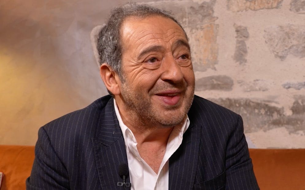 Timsit. Patrick Timsit à l'heure de l'interview pour blue News.