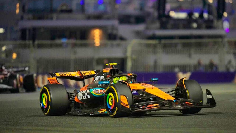 Confirms his role as favorite with the best practice time on Friday: World Championship leader Lando Norris in the McLaren