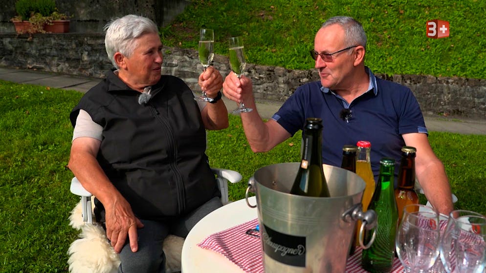 «Bauer, ledig, sucht». Röbi überrascht Gabi mit Champagner und Massage – keine gute Idee