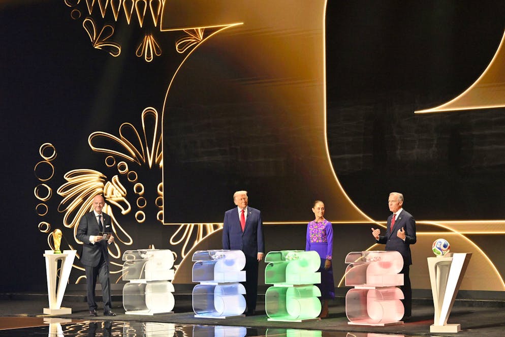 Gianni Infantino con Donald Trump, Claudia Sheinbaum e Mark Carney.