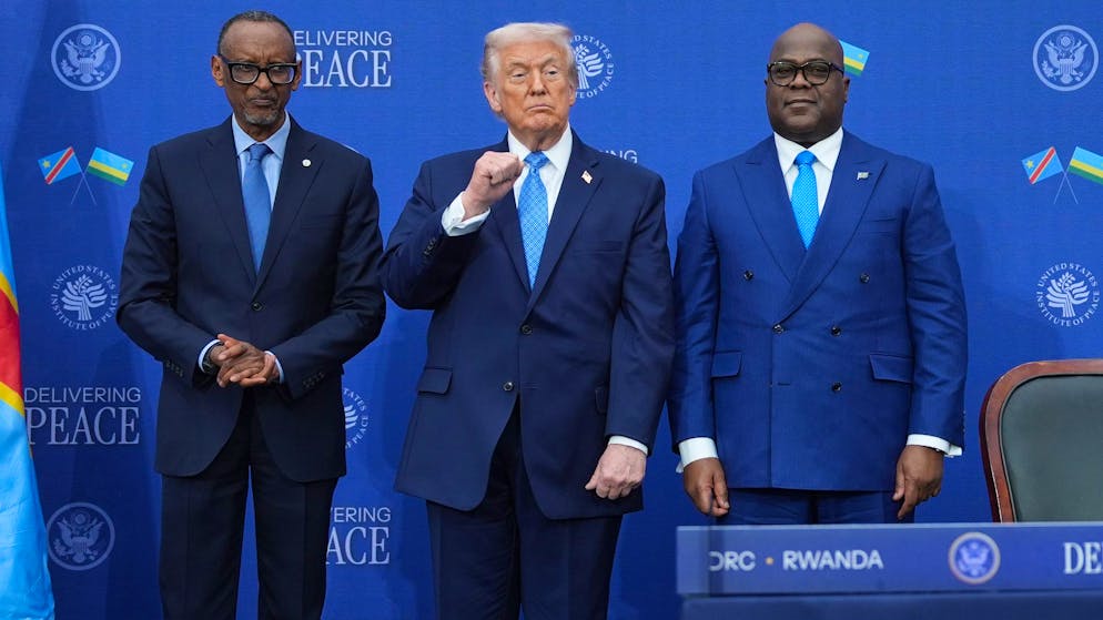 Trump (M.) feiert sich selbst – und die angeblich so gute Beziehung der Staatschef der Demokratische Republik Kongo, Félix Tshisekedi (l.), und Ruanda, Paul Kagame (r.).