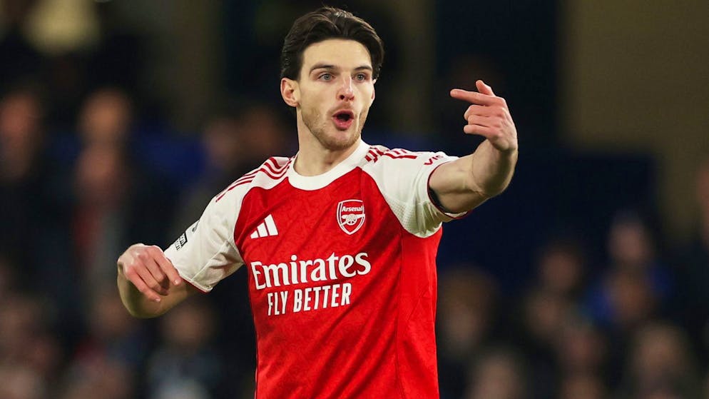 Ticker. Aston Villa empfängt Leader Arsenal zum Spitzenkampf