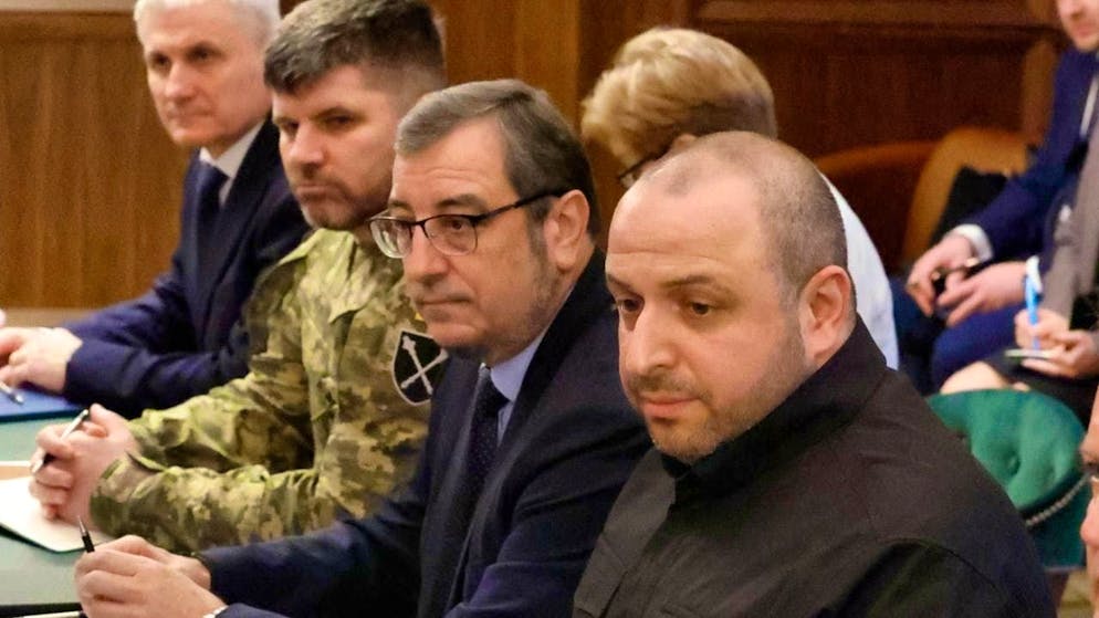ARCHIVE - Ukrainian officials, from left to right, Oleg Ivashchenko, Head of the Foreign Intelligence Service, Andrii Hnatov, Chief of the General Staff, Vadym Skibitskyi, Deputy Chief of the Chief of the Defense Intelligence Service and Rustem Umerov, Secretary for National Security, at a meeting with US representatives in Florida. Photo: Terry Renna/AP/dpa