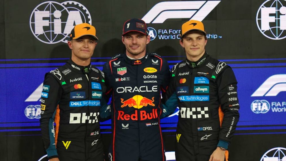 Max Verstappen (Mitte) erhöht mit der Eroberung der Pole-Position den Druck auf WM-Leader Lando Norris (links). Norris' Teamkollege Oscar Piastri braucht von Startplatz 3 eine Aufholjagd