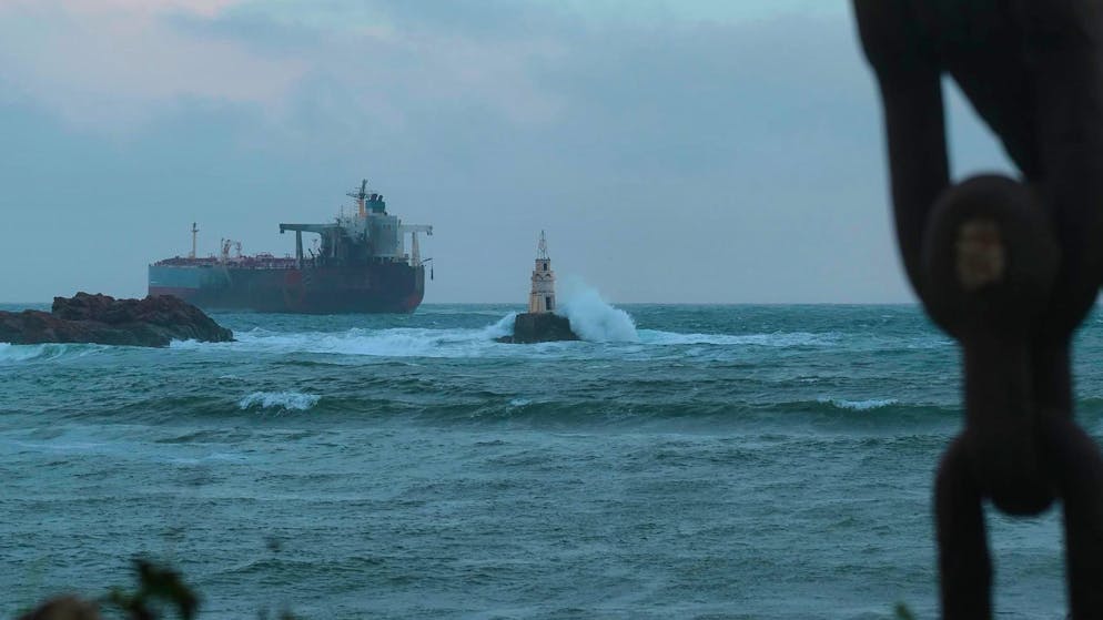 Ukraine-Ticker. Tanker der russischen Schattenflotte läuft vor Bulgarien auf Grund