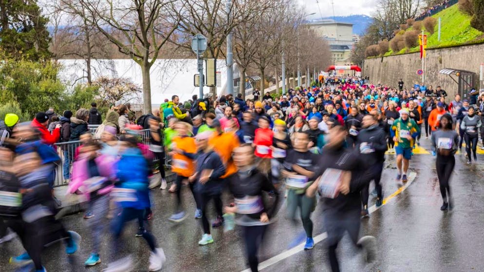 Course d'escalade. Les Genevois ont enfilé déguisements et chaussures de course