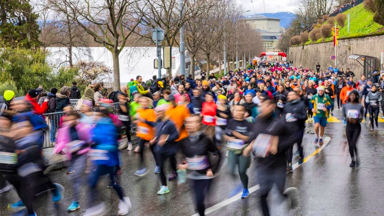 Popular run. Genevans have assembled running shoes and costumes