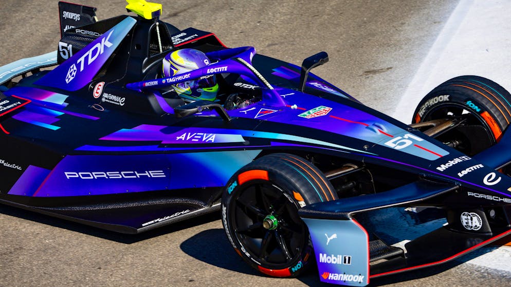 Formule E. Nico Müller et Sébastien Buemi dans le top 10 du premier e-Prix